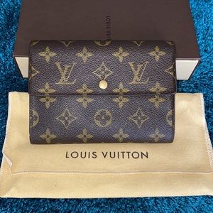 LV Mono Passport Case tri-fold Authentic